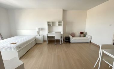 Wohnung zur Miete mit Studio in Thon Buri, Bangkok