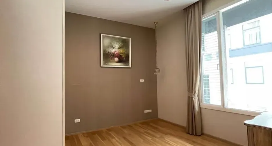 Condo en alquiler de 3 habitaciones en Khlong Toei, Bangkok