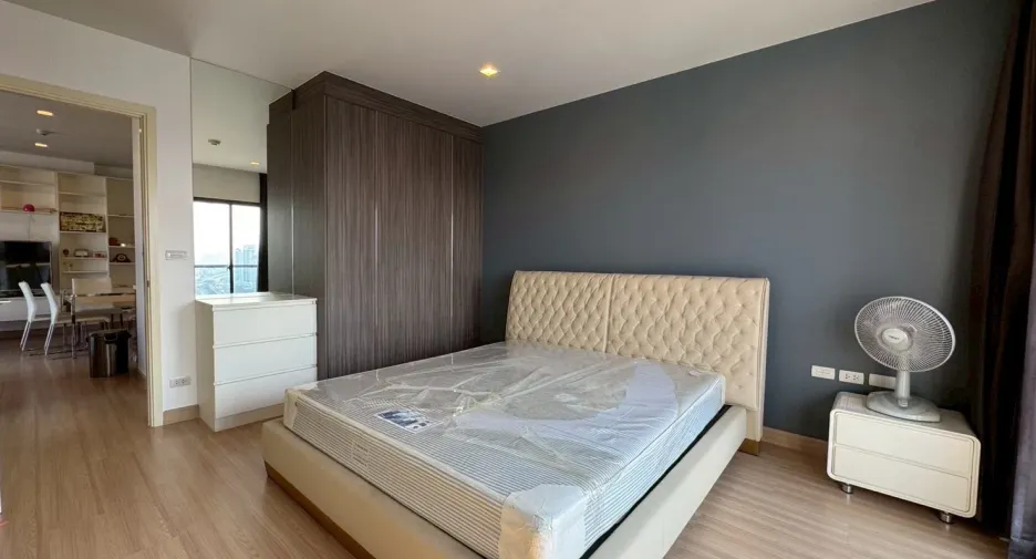 Condo en alquiler de 2 habitaciones en Khlong San, Bangkok
