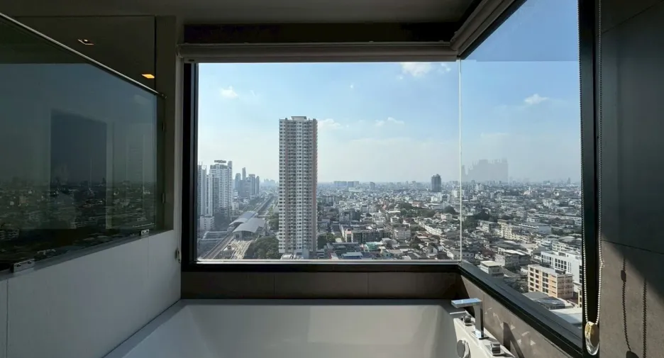 Condo en alquiler de 2 habitaciones en Khlong San, Bangkok