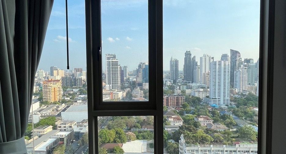 For rent 2 bedrooms condo in Watthana, Bangkok