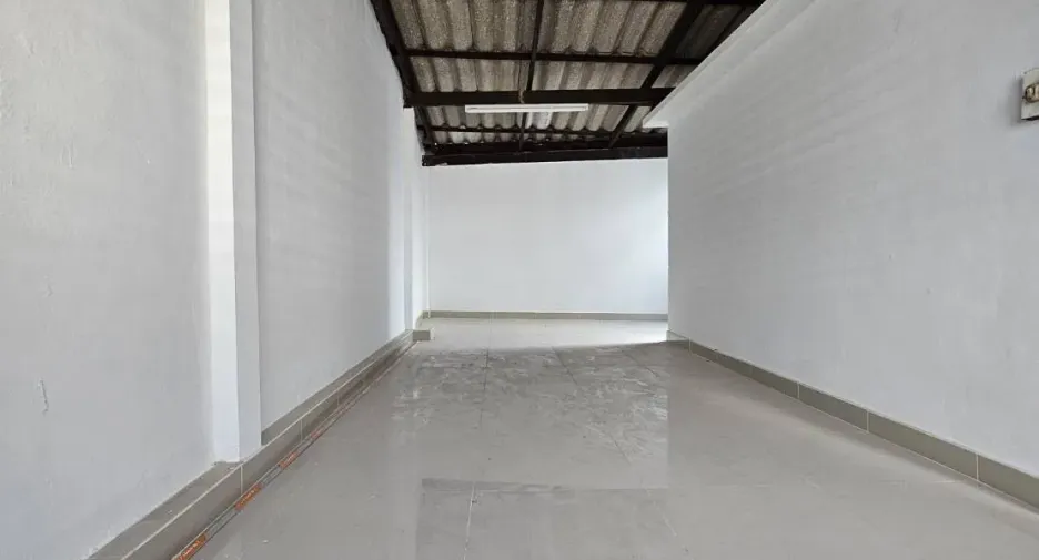 For rent 4 bedrooms retail Space in Bang Kho Laem, Bangkok