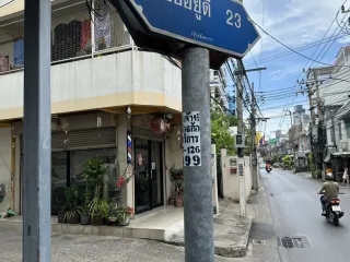 For rent 4 bedrooms retail Space in Bang Kho Laem, Bangkok