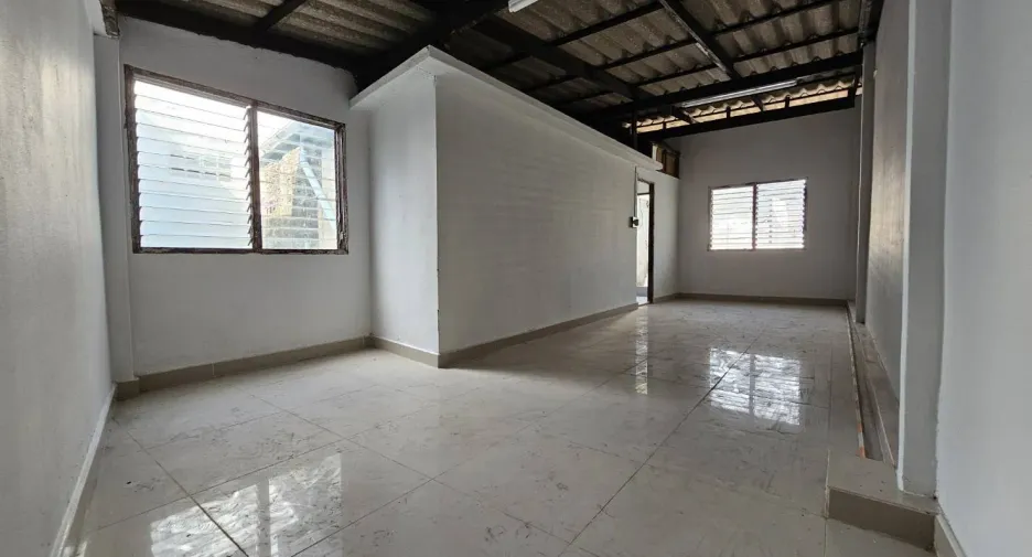 For rent 4 bedrooms retail Space in Bang Kho Laem, Bangkok