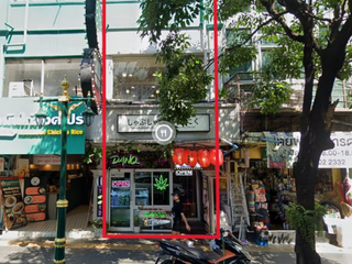 For rent 3 bedrooms retail Space in Watthana, Bangkok