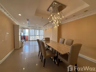 For rent 3 bedrooms condo in Khlong Toei, Bangkok