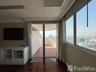 For rent 3 bedrooms condo in Khlong Toei, Bangkok
