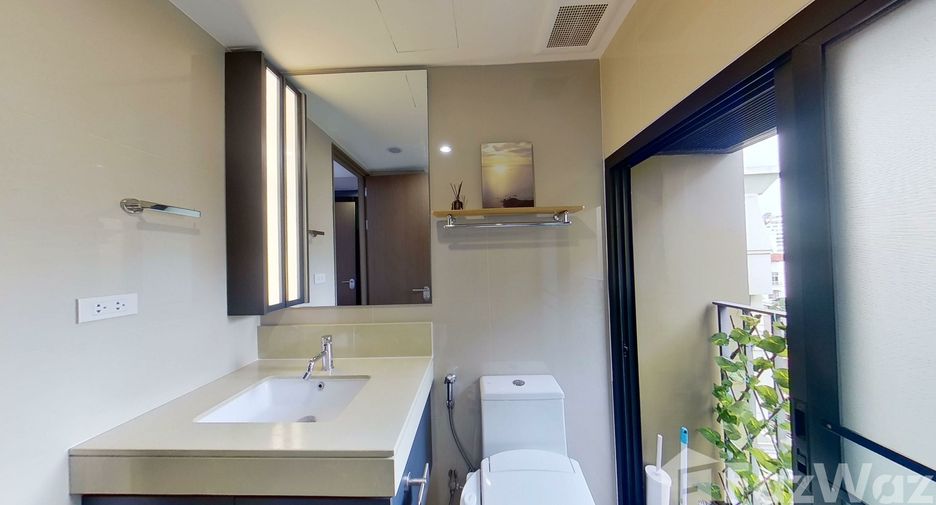 For rent 2 bedrooms condo in Pathum Wan, Bangkok