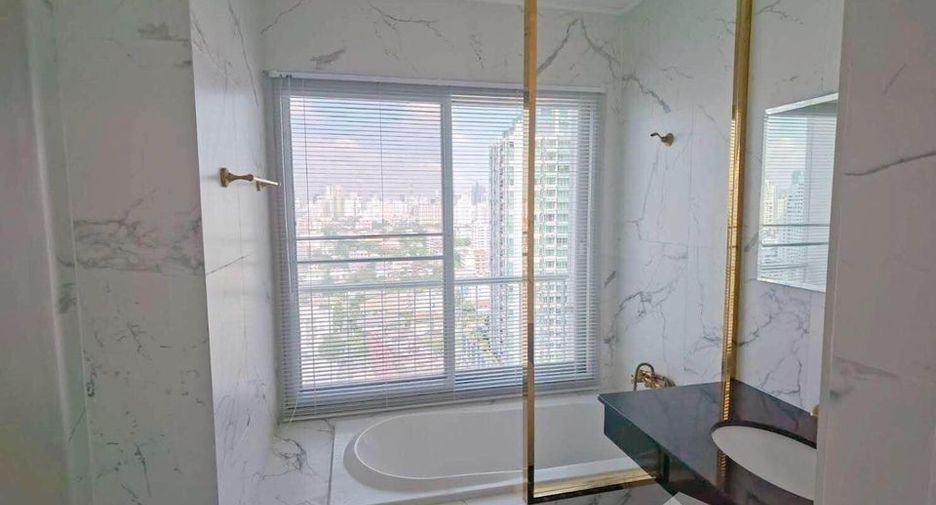 For rent 2 bedrooms condo in Watthana, Bangkok
