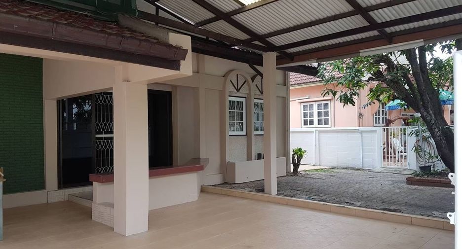 For rent 3 bedrooms house in Bang Na, Bangkok