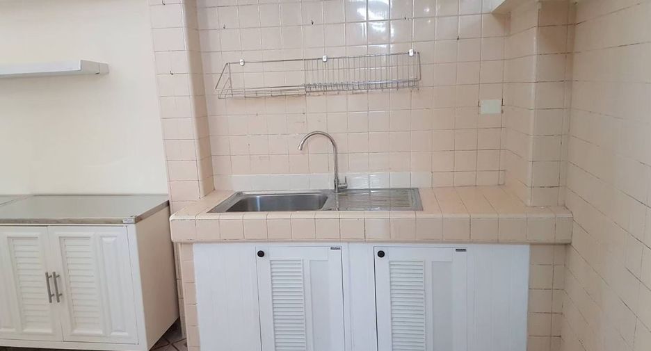 For rent 3 bedrooms house in Bang Na, Bangkok