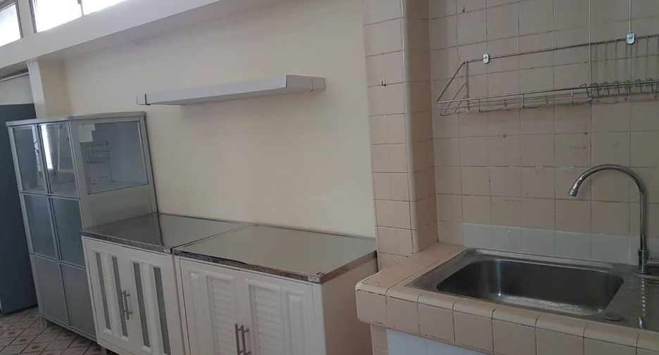 For rent 3 bedrooms house in Bang Na, Bangkok
