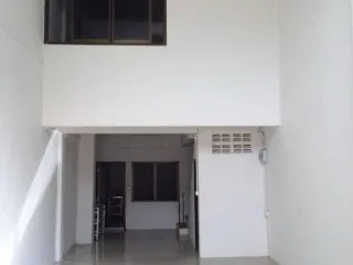 For rent 3 bedrooms townhouse in Bang Na, Bangkok