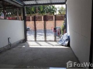 For rent 3 bedrooms townhouse in Bang Na, Bangkok