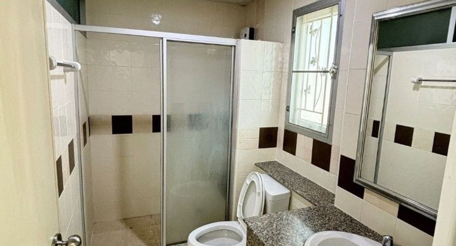 Reihenhaus zur Miete mit 3 Zimmer in Bang Khen, Bangkok