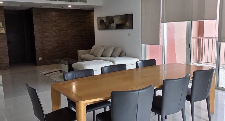 For rent 3 bedrooms condo in Khlong Toei, Bangkok