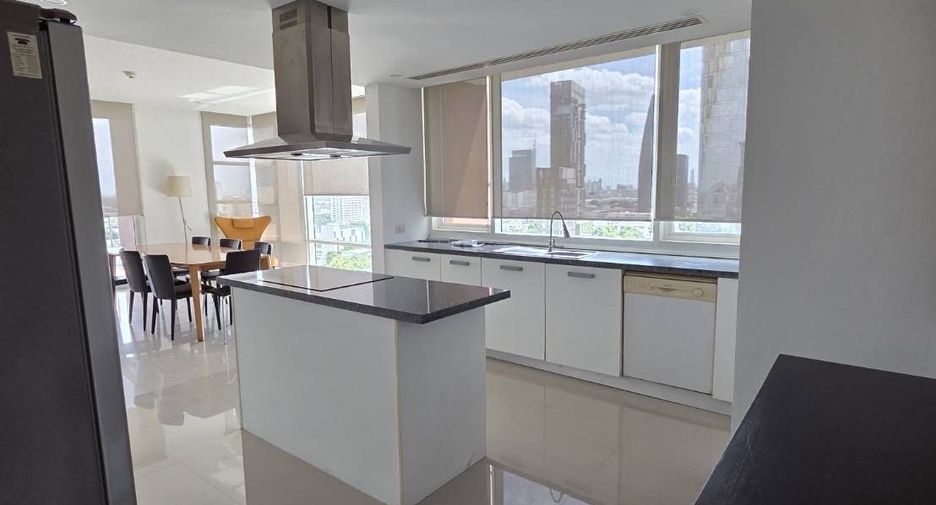 For rent 3 bedrooms condo in Khlong Toei, Bangkok