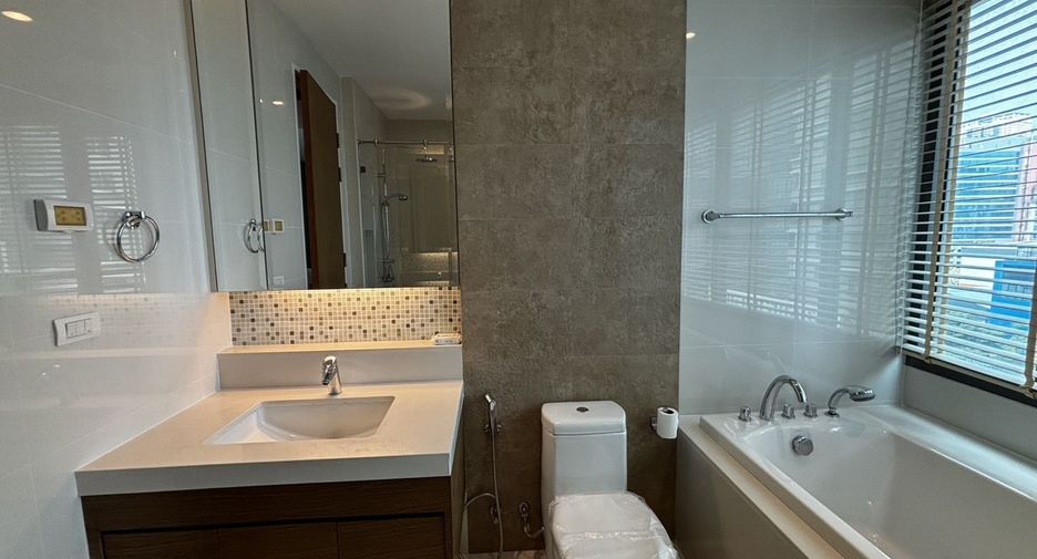 For rent 2 ベッドルーム condo in Khlong Toei, Bangkok