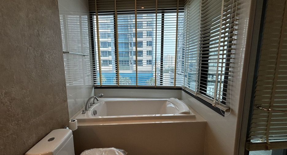 For rent 2 ベッドルーム condo in Khlong Toei, Bangkok