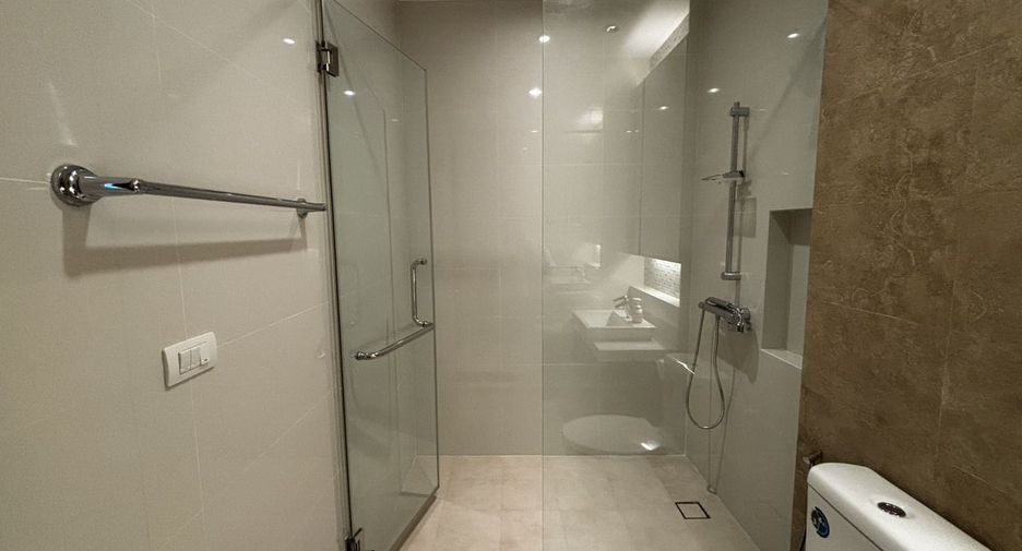 For rent 2 ベッドルーム condo in Khlong Toei, Bangkok