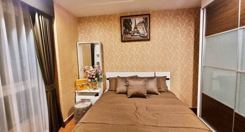 For rent 2 bedrooms condo in Huai Khwang, Bangkok