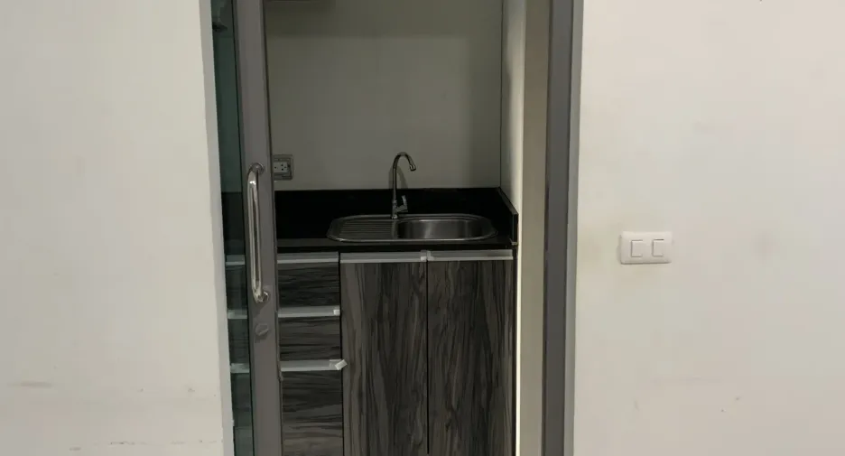 For rent 2 bedrooms condo in Mueang Samut Prakan, Samut Prakan