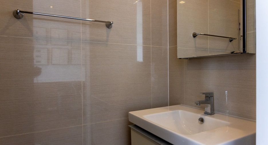 For rent studio condo in Khlong Toei, Bangkok