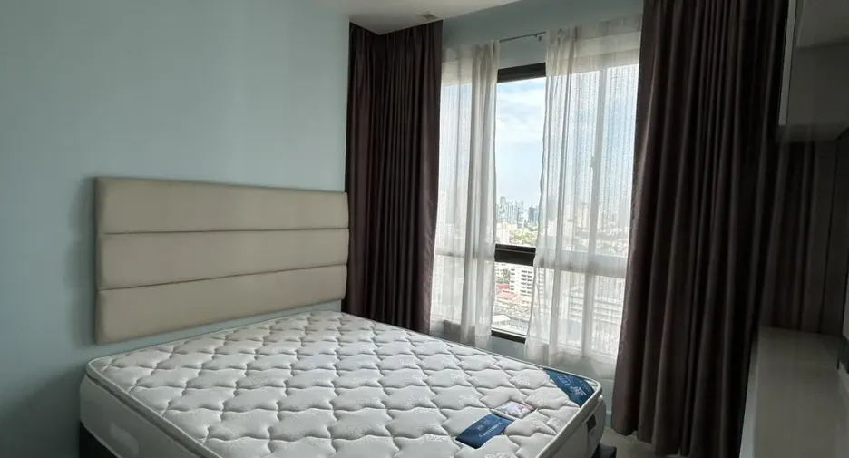 For rent 2 bedrooms condo in Phaya Thai, Bangkok