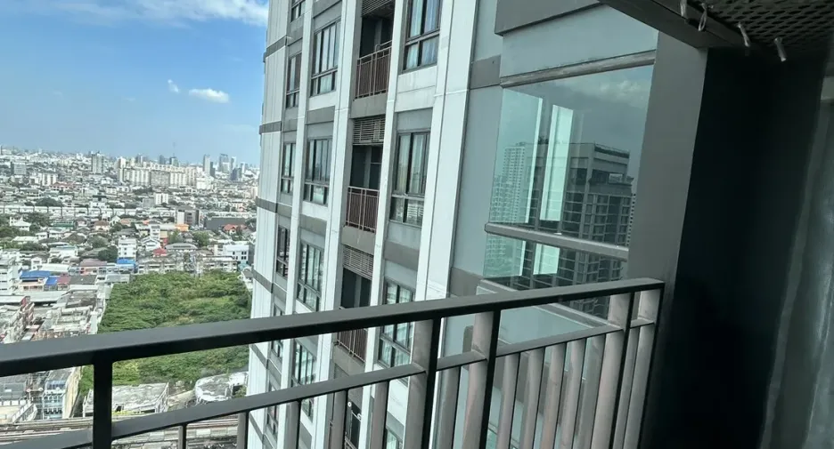For rent 2 bedrooms condo in Phaya Thai, Bangkok