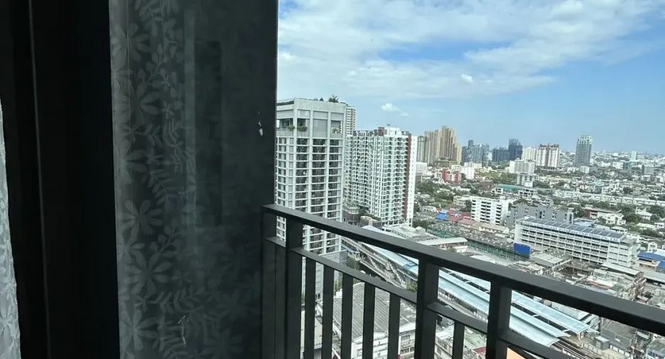 For rent 2 bedrooms condo in Phaya Thai, Bangkok