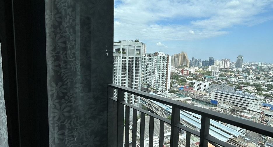 For rent 2 bedrooms condo in Phaya Thai, Bangkok