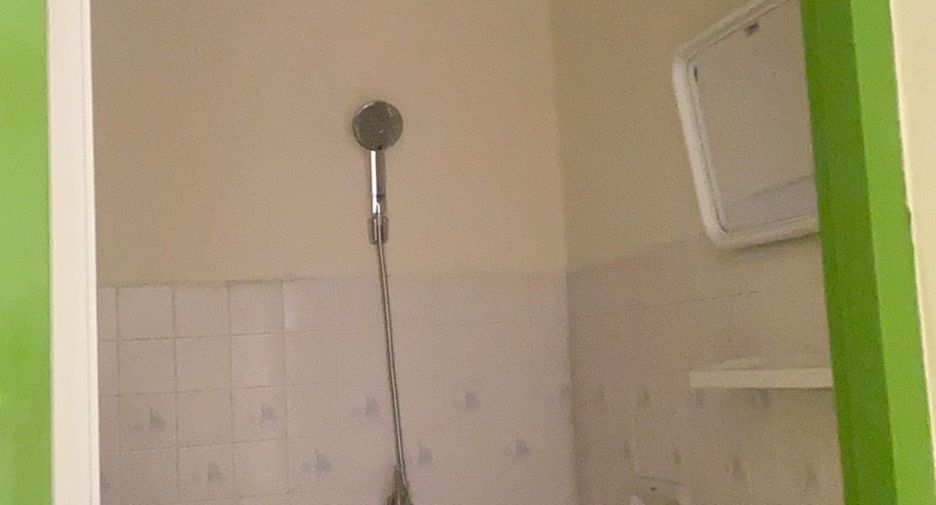 For rent 2 bedrooms townhouse in Bang Kapi, Bangkok