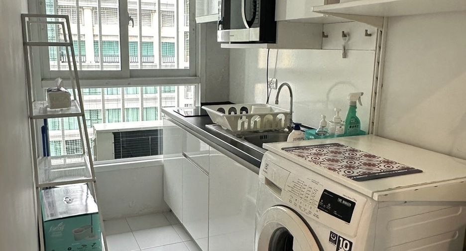 For rent 2 bedrooms condo in Watthana, Bangkok