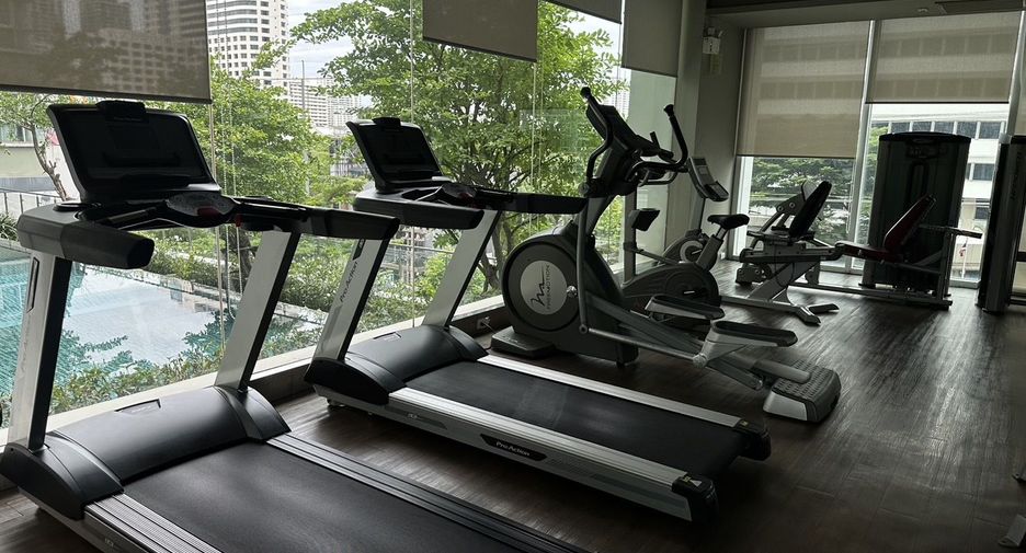 For rent 2 bedrooms condo in Watthana, Bangkok