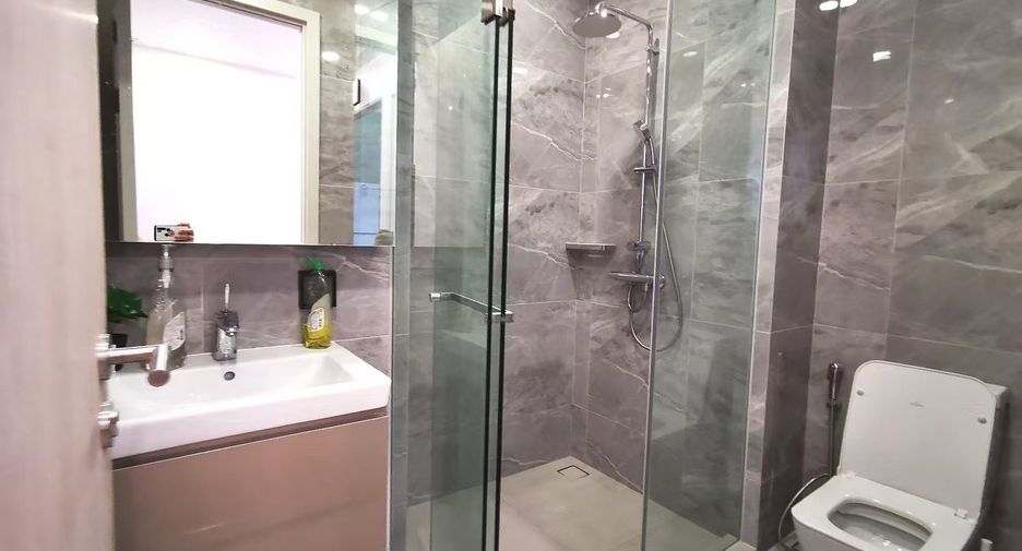 For rent 1 bed condo in Pathum Wan, Bangkok