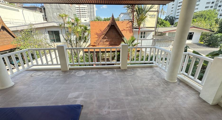 ให้เช่า 4 ห้องนอน วิลล่า ใน วัฒนา, กรุงเทพฯ