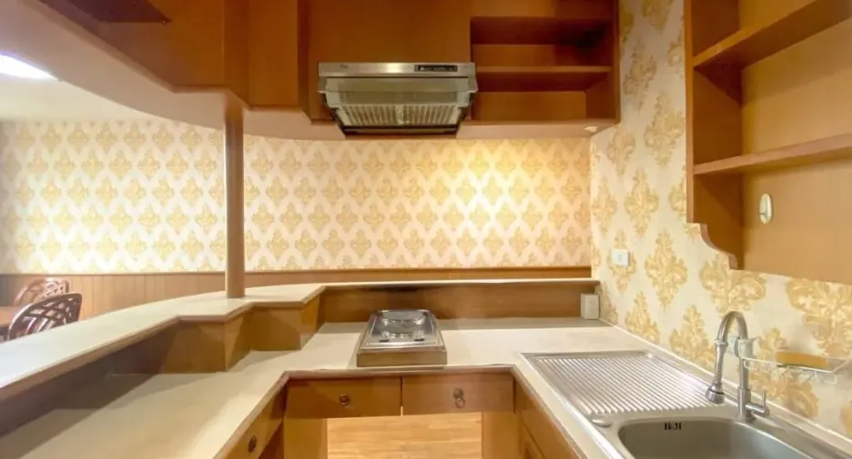 For rent 2 bedrooms condo in Watthana, Bangkok