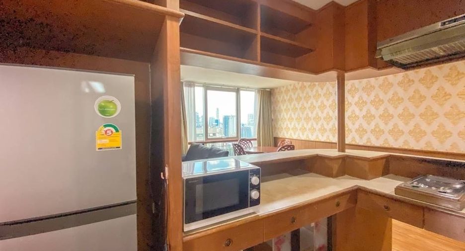 For rent 2 bedrooms condo in Watthana, Bangkok