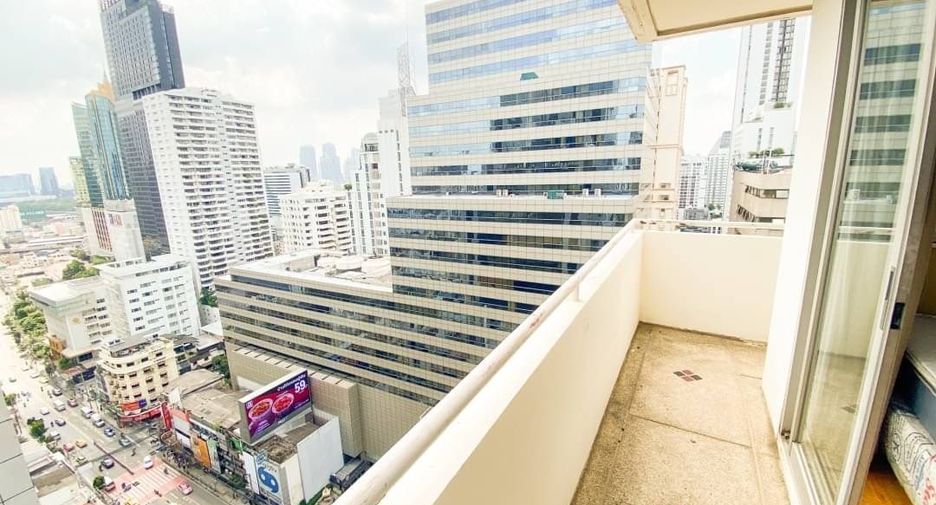 For rent 2 bedrooms condo in Watthana, Bangkok