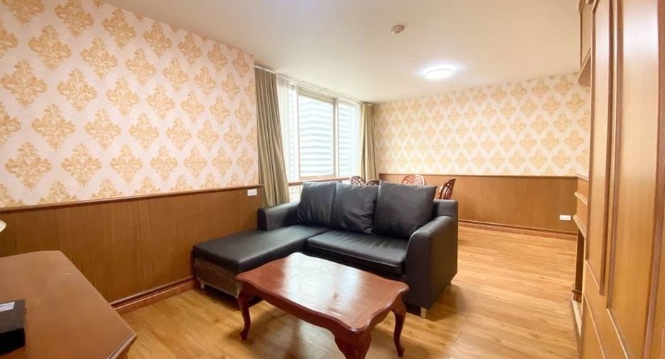 For rent 2 bedrooms condo in Watthana, Bangkok