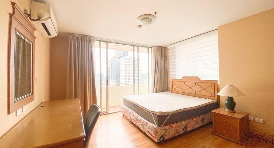 For rent 2 bedrooms condo in Watthana, Bangkok