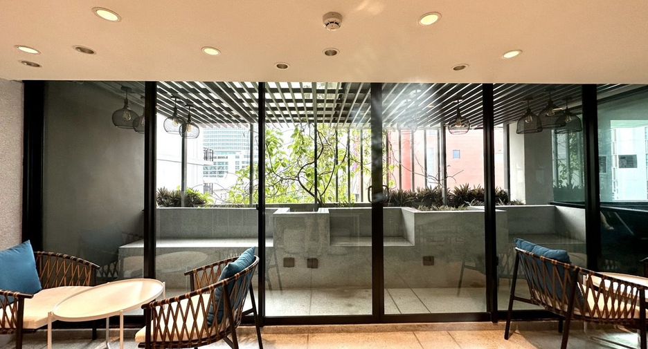 For rent 1 bed condo in Phaya Thai, Bangkok
