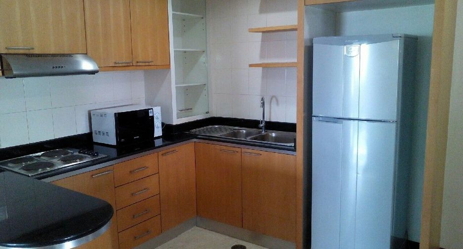 For rent 3 bedrooms condo in Phaya Thai, Bangkok
