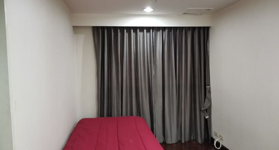 For rent 3 bedrooms condo in Phaya Thai, Bangkok