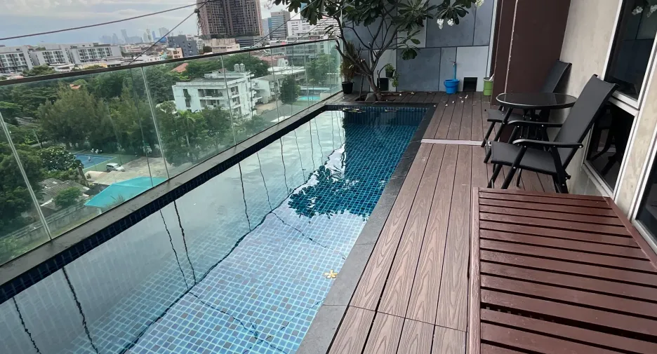 For rent 2 bedrooms condo in Khlong Toei, Bangkok