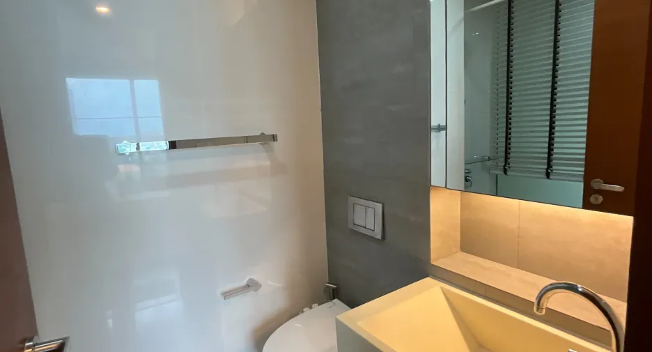 For rent 2 bedrooms condo in Khlong Toei, Bangkok
