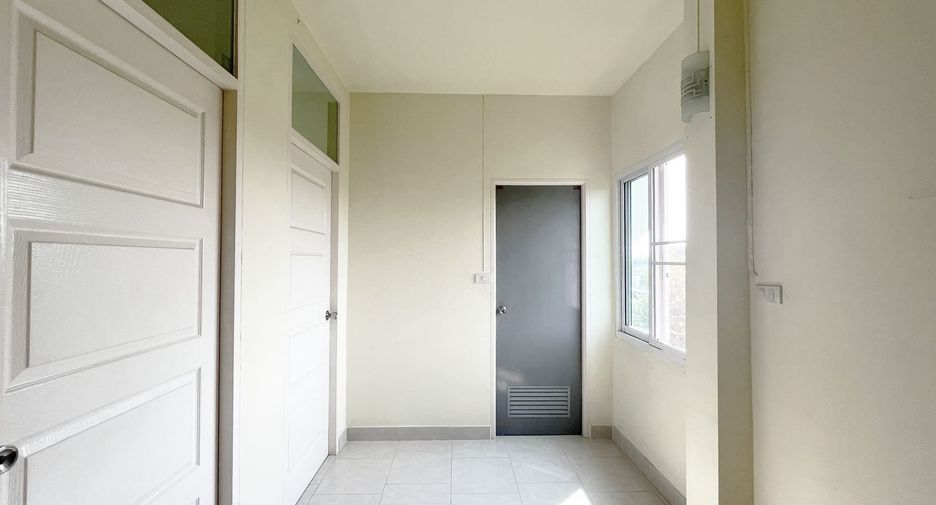 For rent 4 bedrooms townhouse in Don Mueang, Bangkok