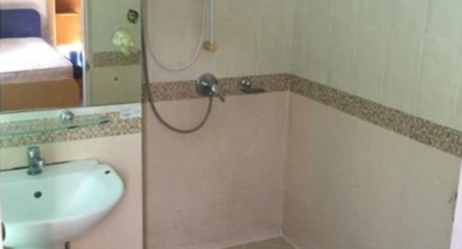 For rent 3 bedrooms townhouse in Chatuchak, Bangkok