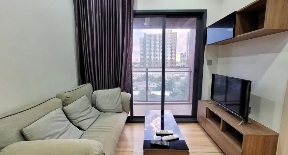 For rent 1 bed condo in Phaya Thai, Bangkok