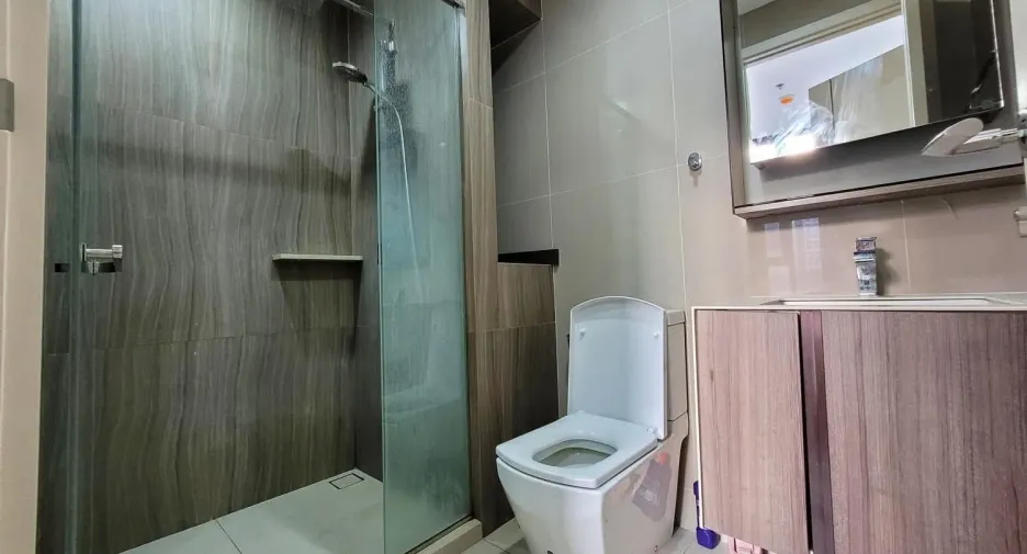 For rent 1 bed condo in Phaya Thai, Bangkok